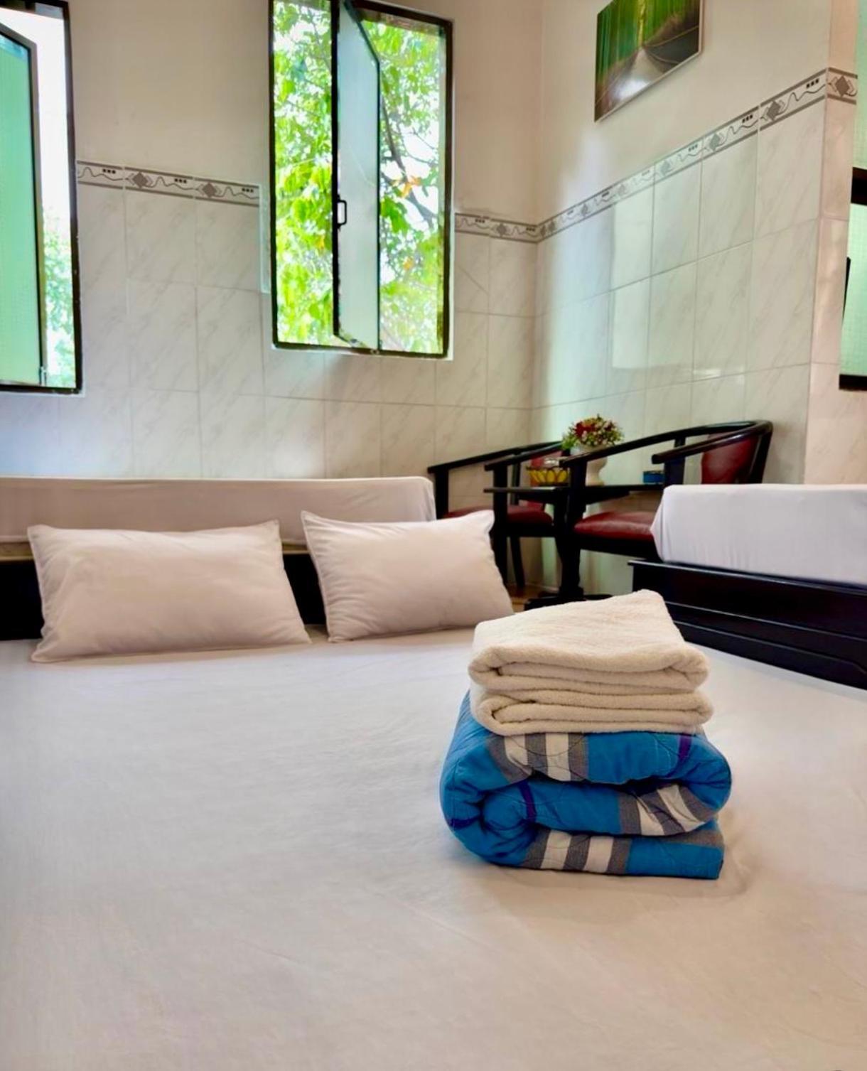 Khach San Nam Do 2 Hotel Кан То Екстериор снимка