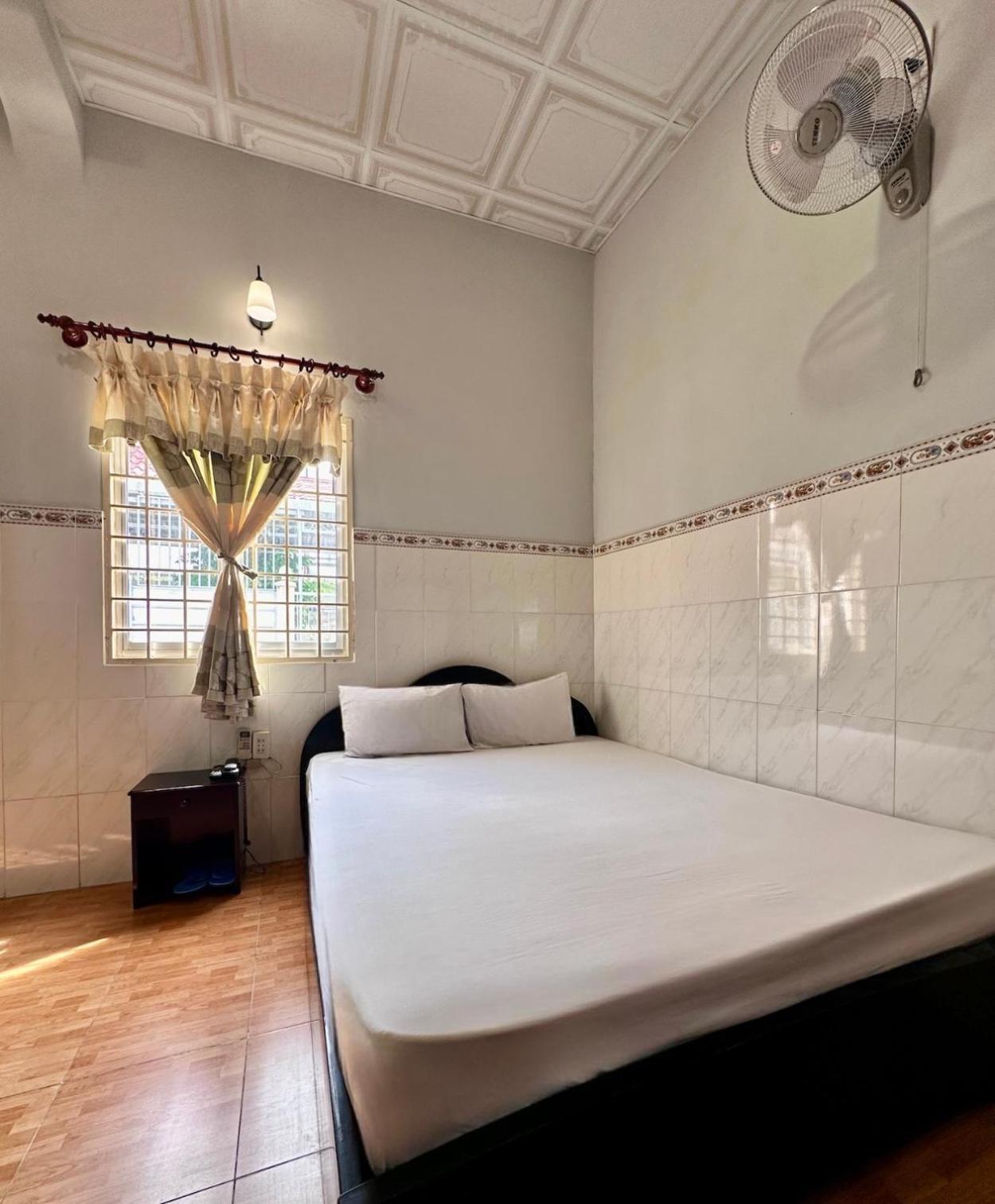 Khach San Nam Do 2 Hotel Кан То Екстериор снимка