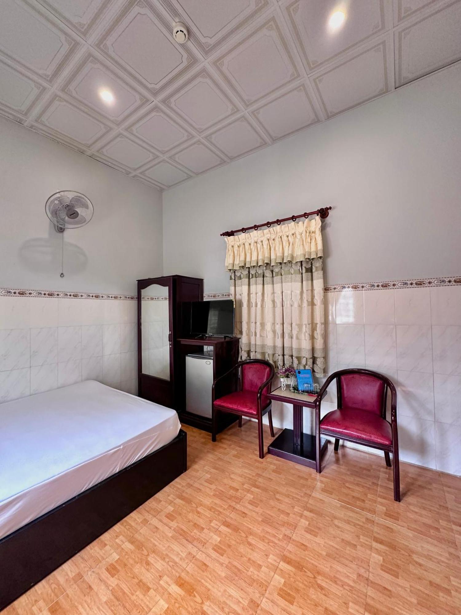 Khach San Nam Do 2 Hotel Кан То Екстериор снимка